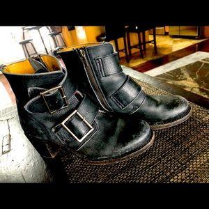 Frye distressed chunky boot